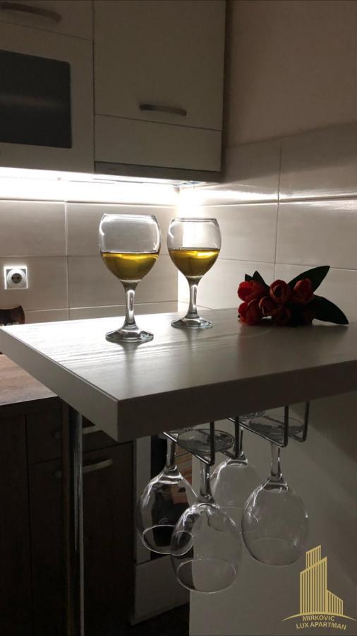 Mirkovic Lux Apartman Ni Esterno foto
