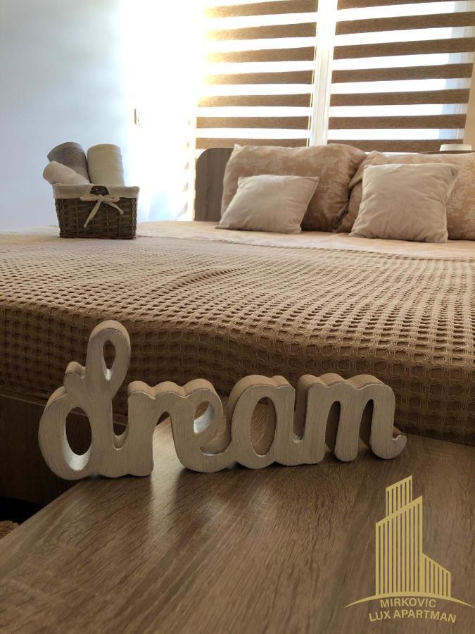 Mirkovic Lux Apartman Ni Esterno foto