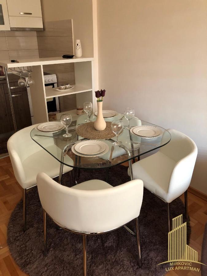 Mirkovic Lux Apartman Ni Esterno foto
