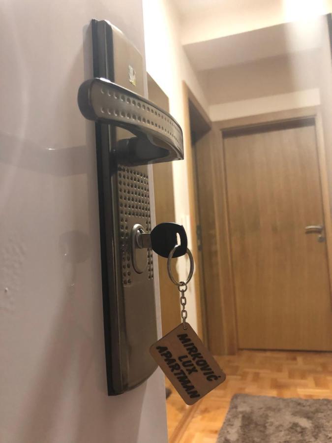 Mirkovic Lux Apartman Ni Esterno foto